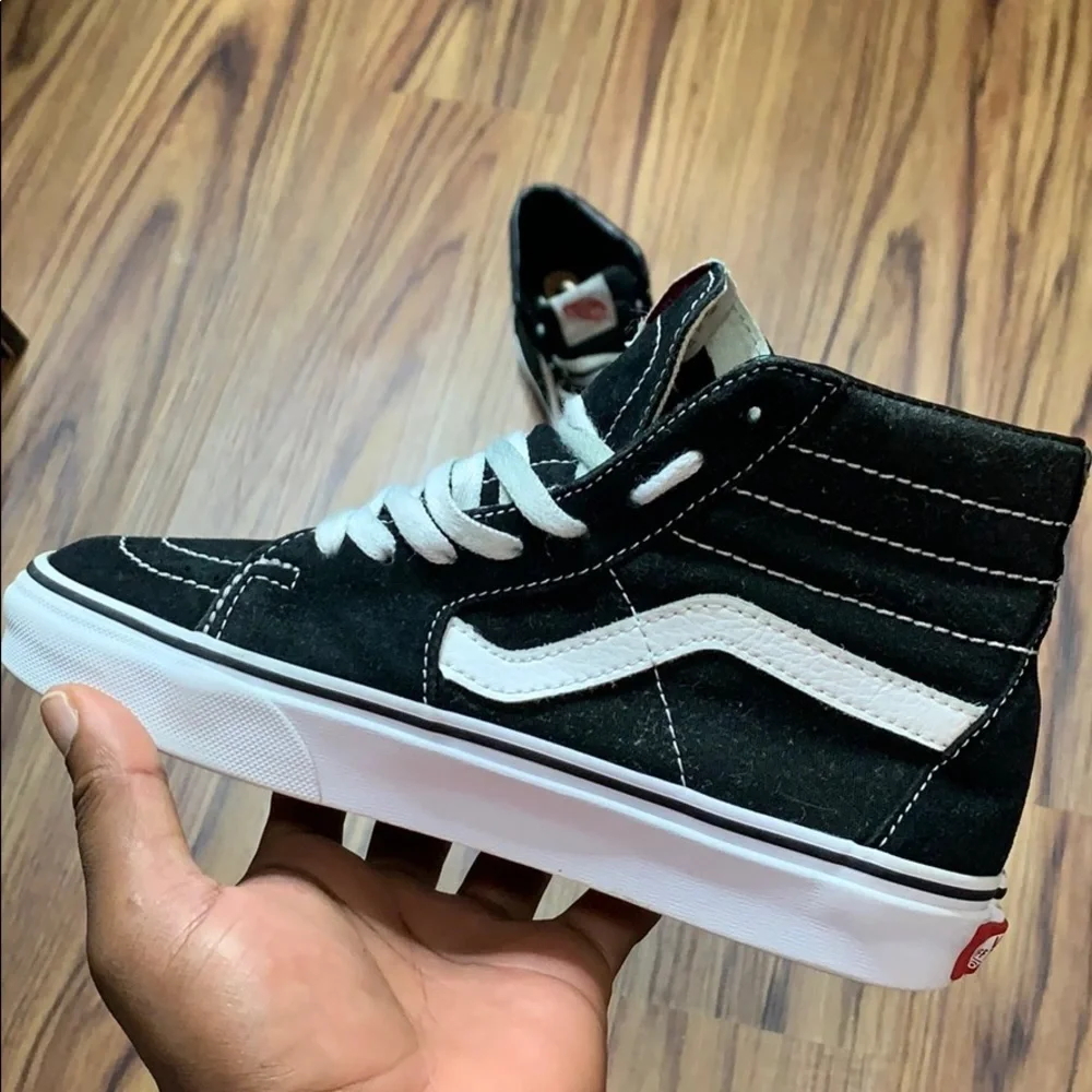 Unisex Vans Of The Wall